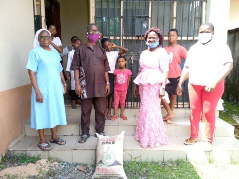 Western Delta University Gives Covid-19 Palliatives To The Poor, Elderly