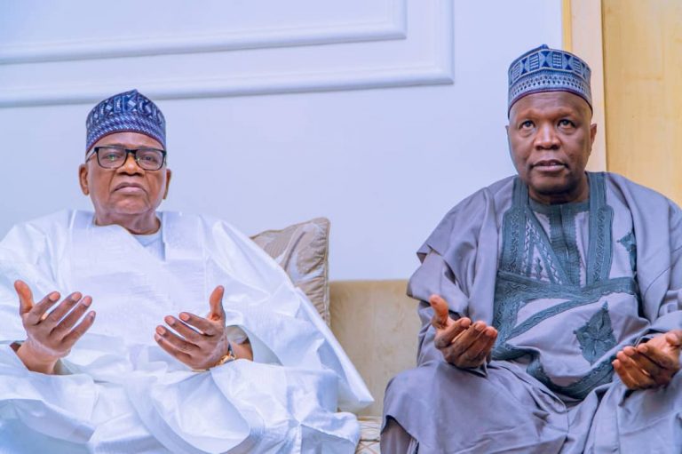 Governor Inuwa Yahaya Pays Condolence Visits To Senator Danjuma Goje, Dr. Mahmood Yusuf